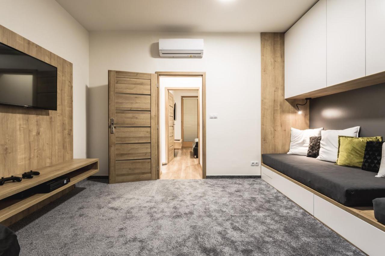 Flexihome Sk - Komenskeho - Private Parking Spot - Ultra Modern And Stylish Кошице Екстериор снимка