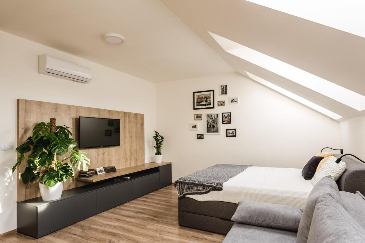 Flexihome Sk - Komenskeho - Private Parking Spot - Ultra Modern And Stylish Кошице Екстериор снимка